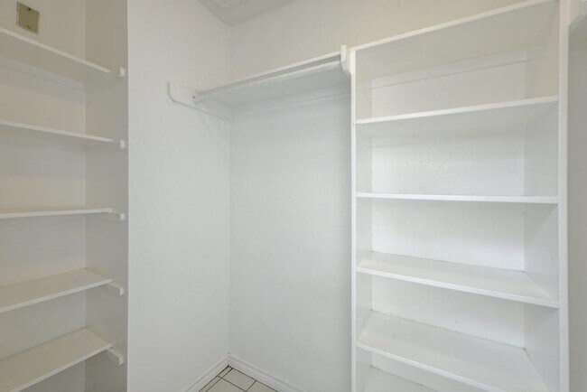 Building Photo - 1000 Liberty Park Dr