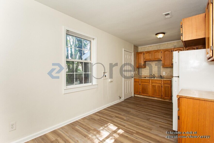 Building Photo - 1617 Campus St