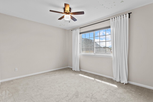 Building Photo - 4051 Sarah Ann Dr