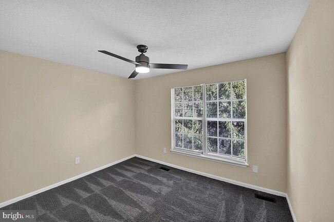 Building Photo - 801 High Plain Dr