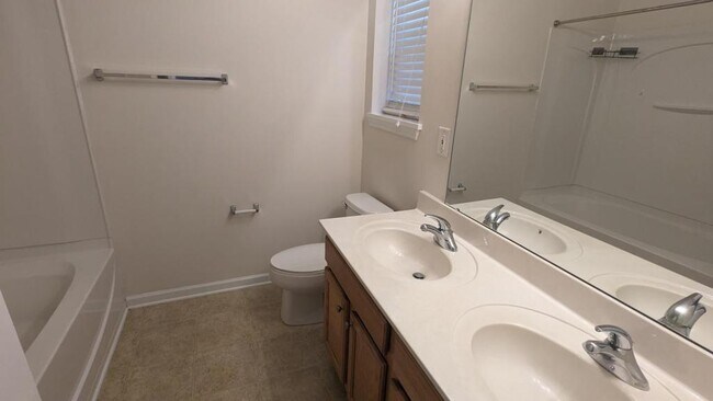 Building Photo - 7376 Sun Dance Dr