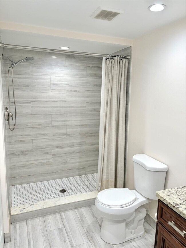 Building Photo - 2701 N Ocean Blvd