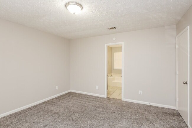 Building Photo - 2764 Wildflower Ln SW