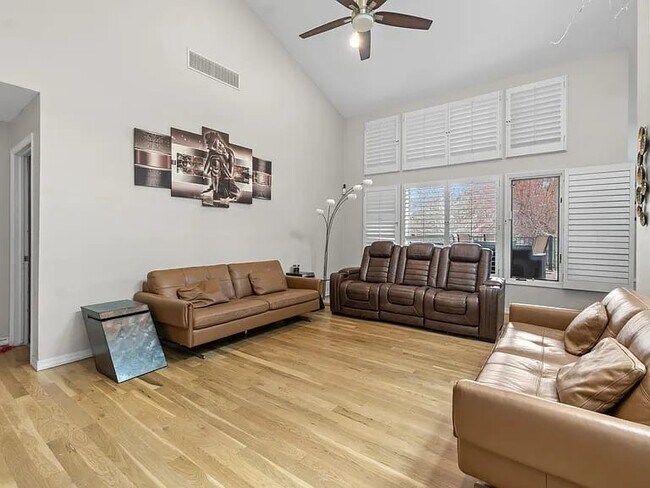 Building Photo - 9000 Big Canon Pl