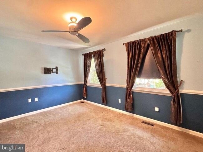 Building Photo - 2026 Admiral Dr