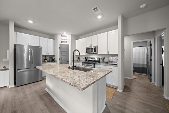 Building Photo - 14346 High Hl Dr