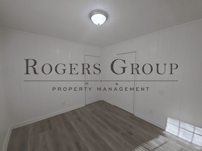 Building Photo - #450 - 412-414 Ridley St Duplex