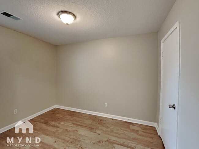 Building Photo - 7256 Rose Trail Dr