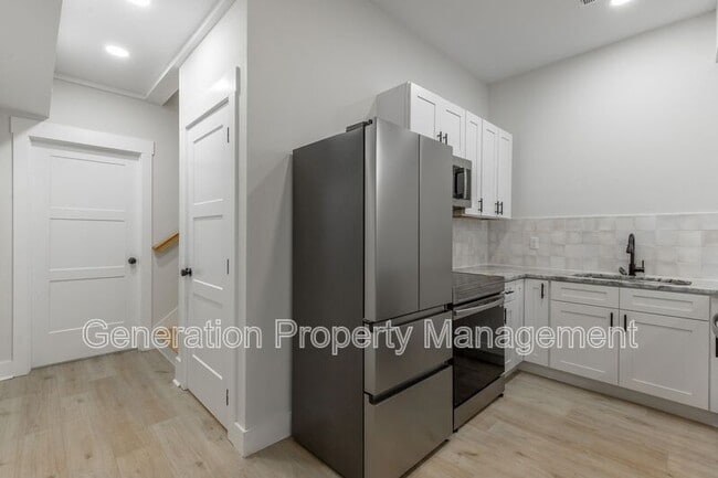 Building Photo - 1124 Garfield St