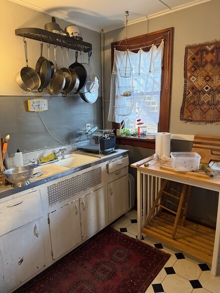 Building Photo - 289 S Winooski Ave