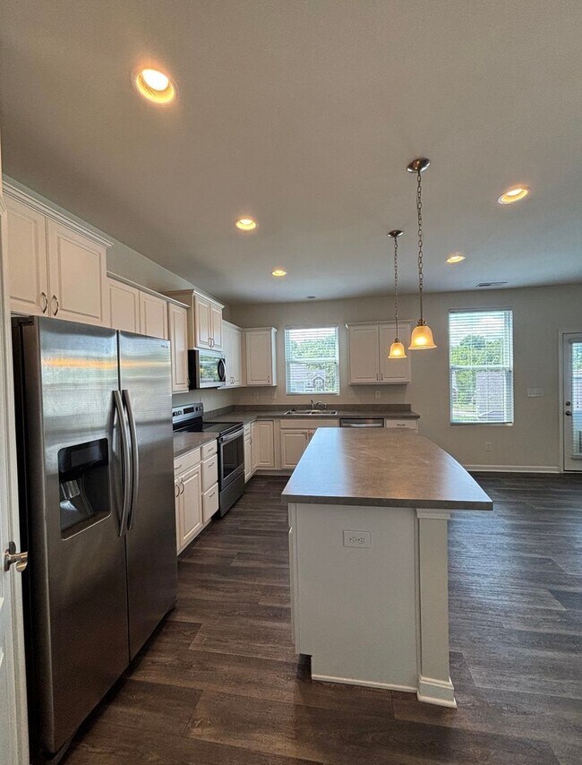 Building Photo - 3BR/2.5BA Home for Rent in Eastwood for Re...