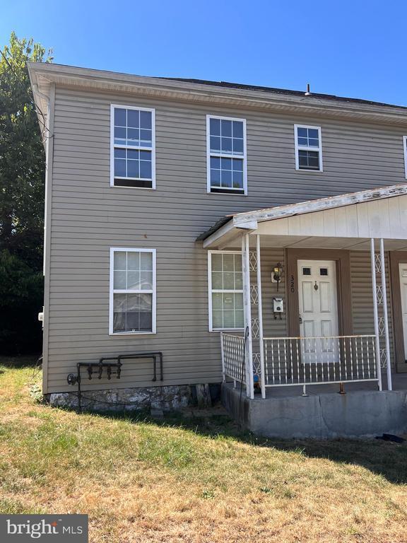Primary Photo - 320 E Race St