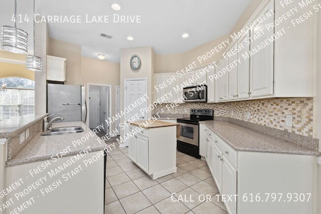 Building Photo - 414 Carriage Lake Dr