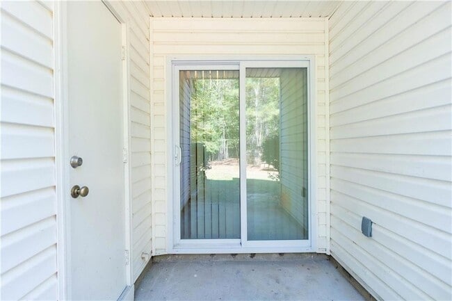 Building Photo - 745 Crestwell Cir