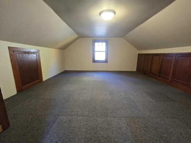 Building Photo - 275 Helen Ave