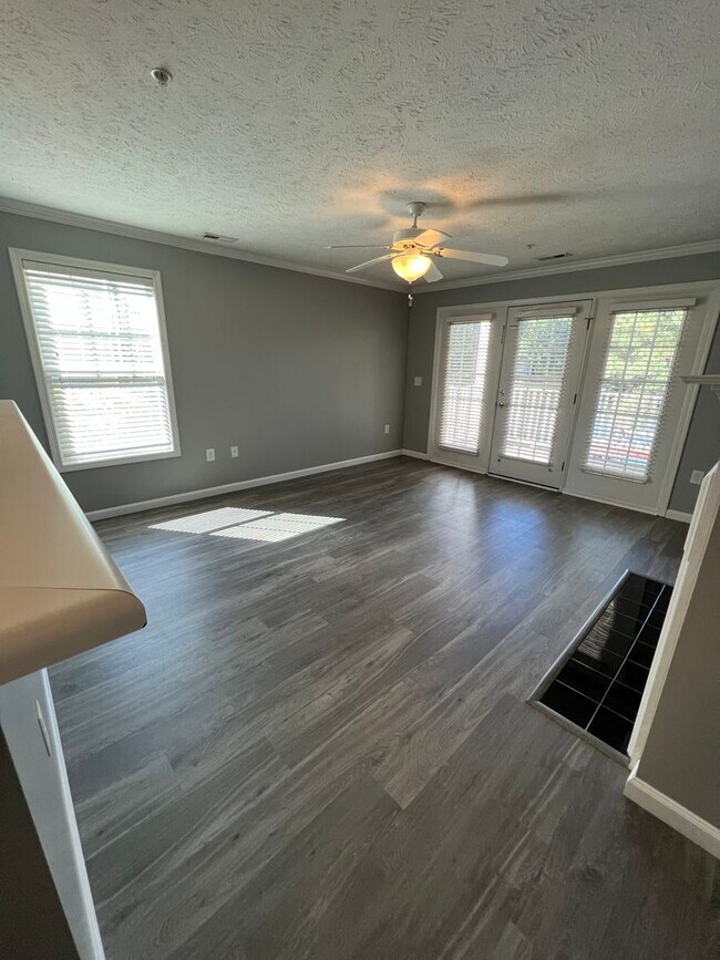 Building Photo - 3310 Harbour Pointe Pl