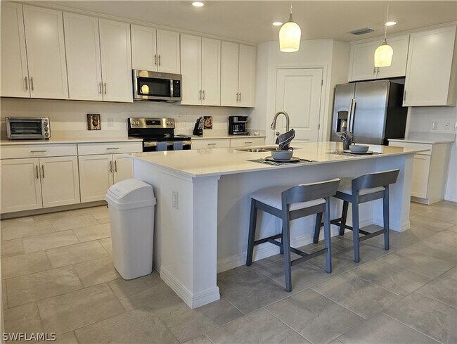 Building Photo - 5739 Oakmont Ct