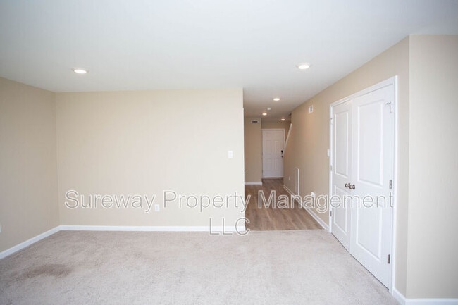 Building Photo - 239 Macoun Way