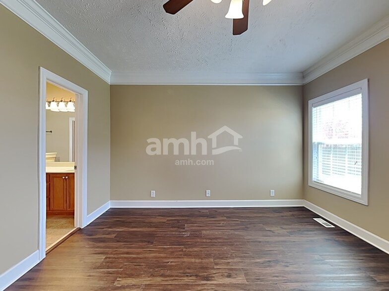 Building Photo - 1802 Potters Ct