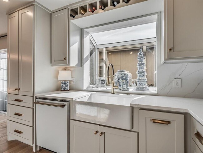 Building Photo - 6500 N Grand Blvd