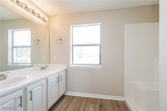 Building Photo - 2910 36th St SW