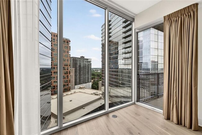 Building Photo - 1080 Peachtree St NE