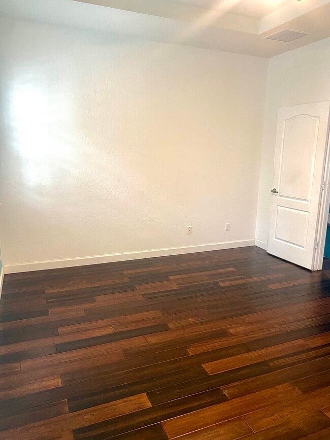 Building Photo - 4342 Brewster Ln