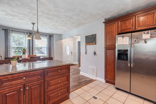 Building Photo - Welcome to this beautifully maintained 4-b...