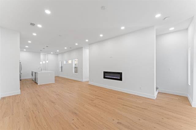 Building Photo - 2513 Crossman Ave