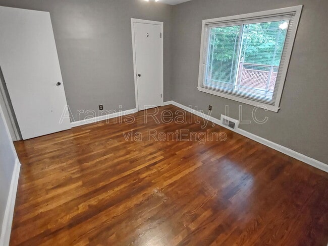 Building Photo - 1457 Clairmont Rd