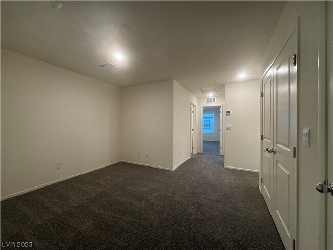 Building Photo - 9923 Florence Hills St