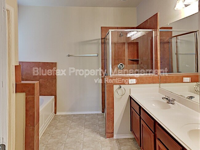 Building Photo - 3619 Sweet Olive