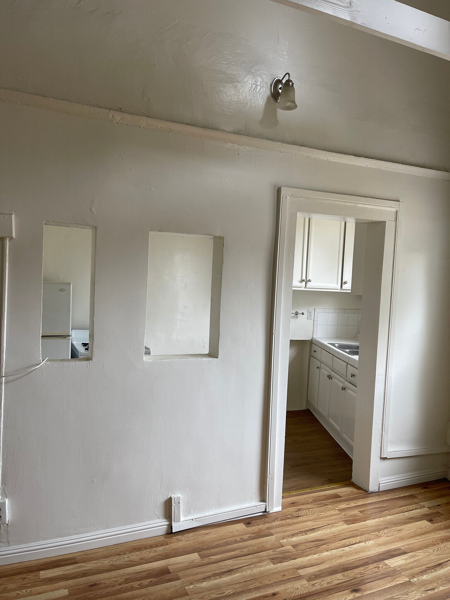kitchen seen from main room - 4013 W Sunset Blvd
