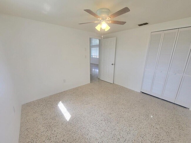 Building Photo - 13637 Maria Dr