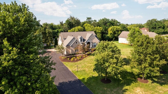 Building Photo - 9069 Emerson Dr