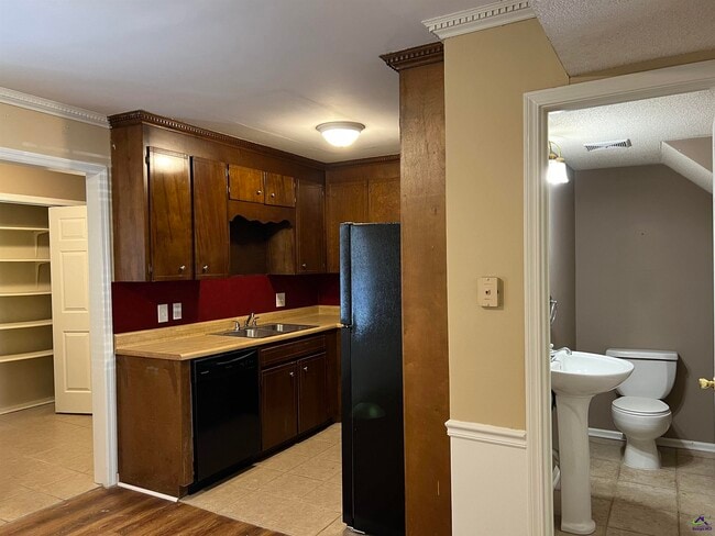 Building Photo - 108 Windermere Cir