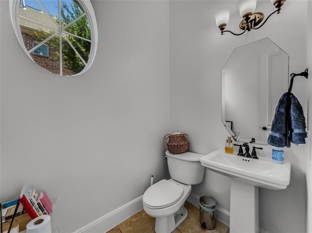 Building Photo - 5725 Meadowhaven Dr