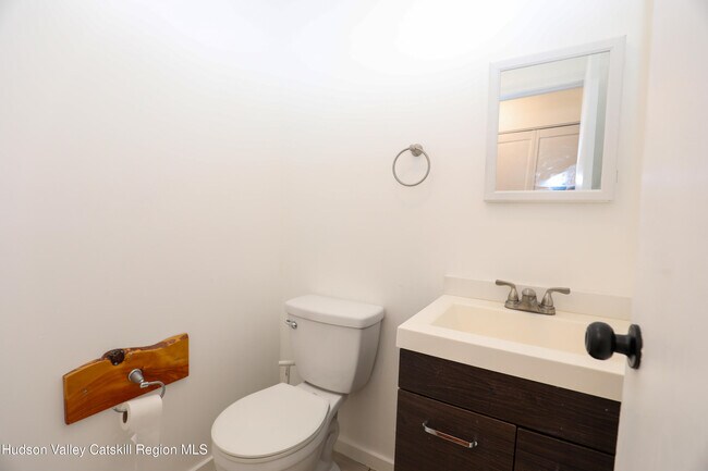 Building Photo - 259 Village Ct
