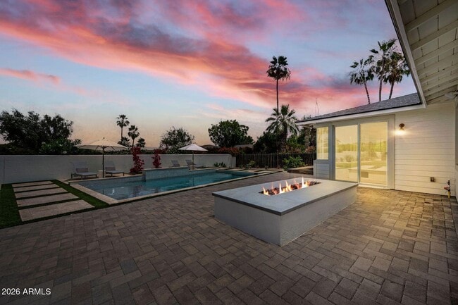 Building Photo - 6919 E Vista Dr