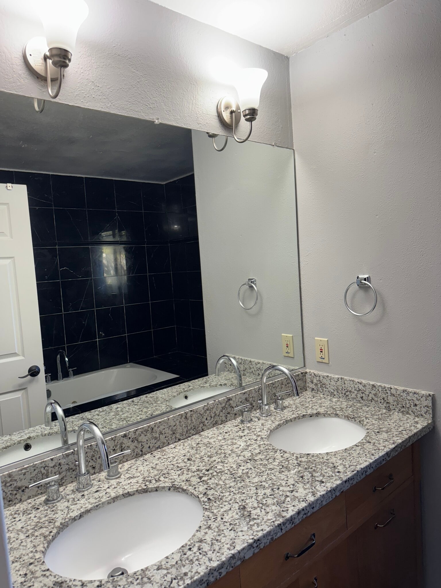 Building Photo - 764 N Regatta Dr