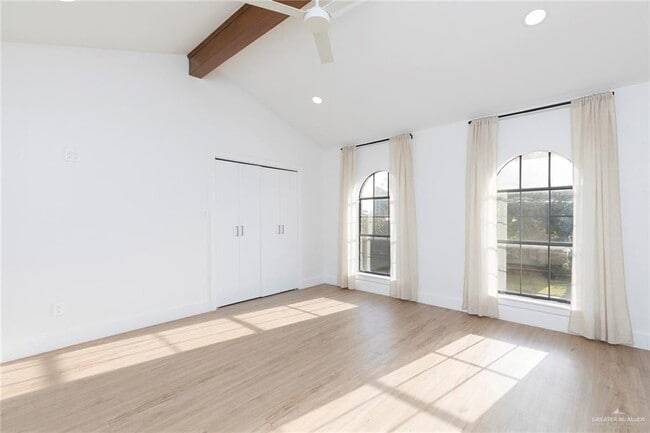 Building Photo - 21 S 5th St