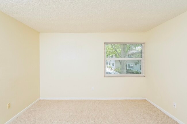 Building Photo - 22 Veronese Ct