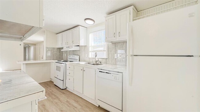 Building Photo - 1202 US-190