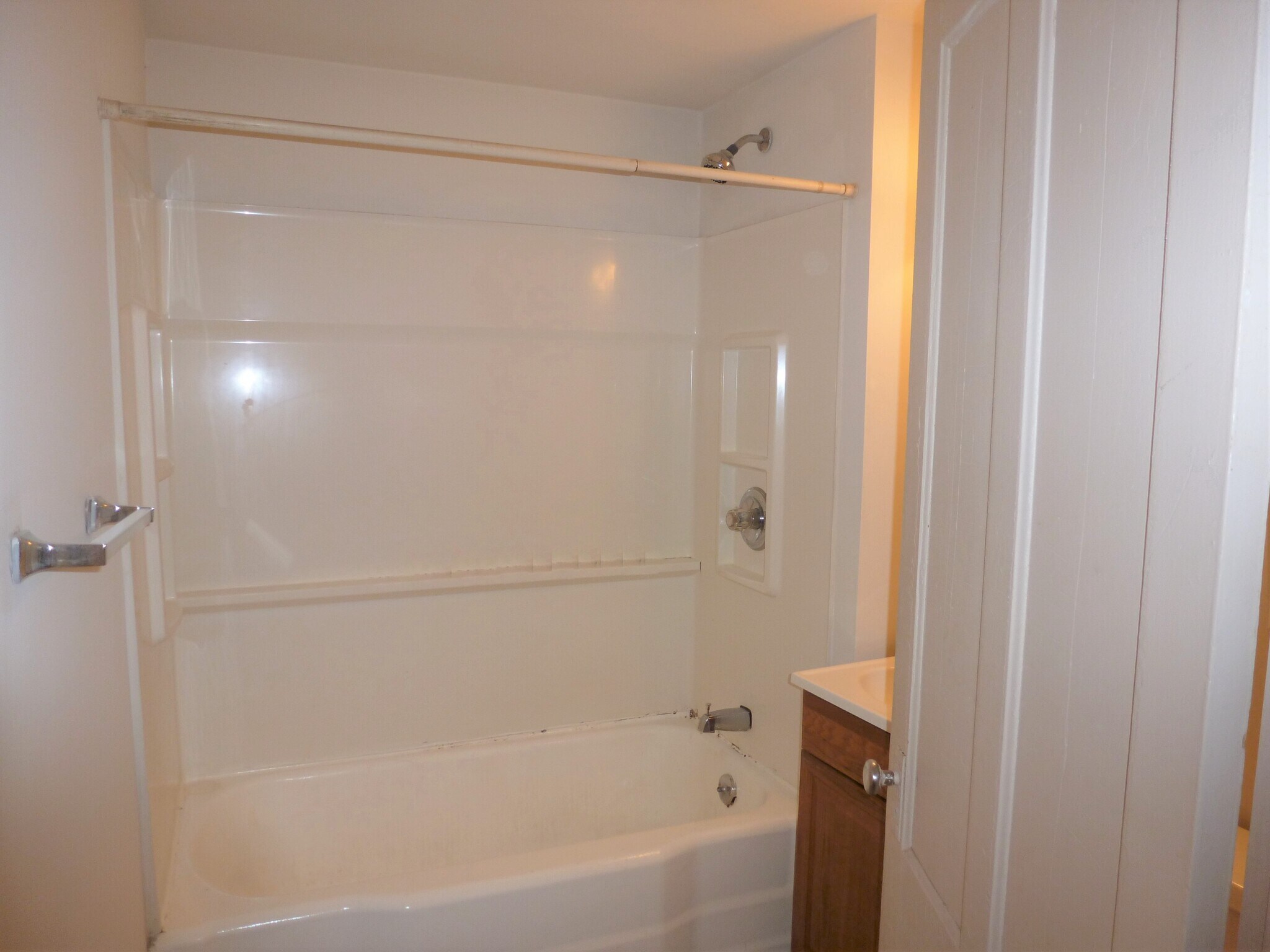 Building Photo - 97 N Winooski Ave