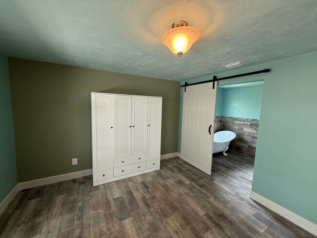 Building Photo - Waterfront Oasis Awaits!  3/2 with Attache...