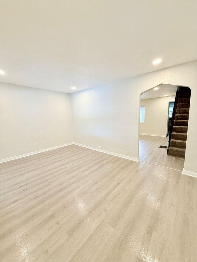 Building Photo - Beautiful 3BD/1BA Single Family Home – Newly Remodeled!