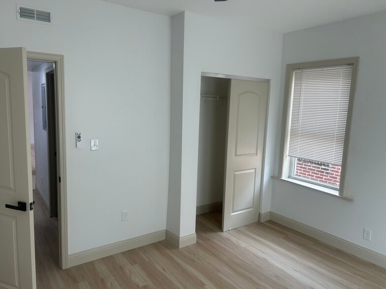 Building Photo - 7232 Wise Ave