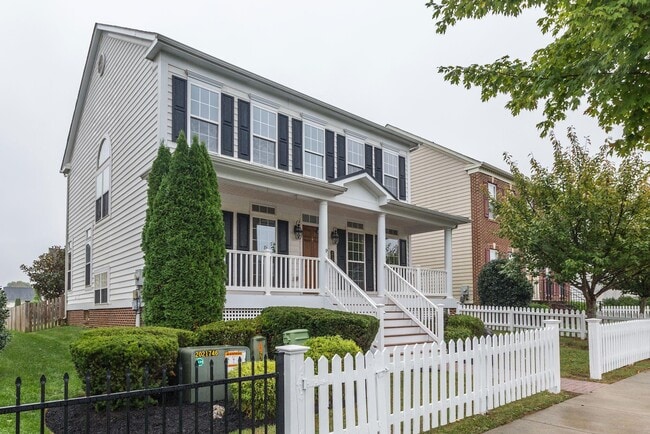 Building Photo - 2705 Mae Wade Ave