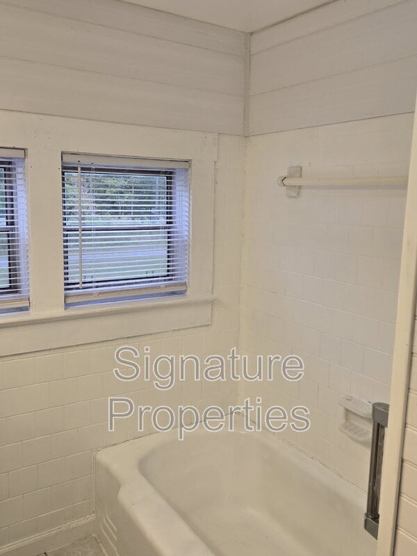 Building Photo - 2182 Morattico Rd