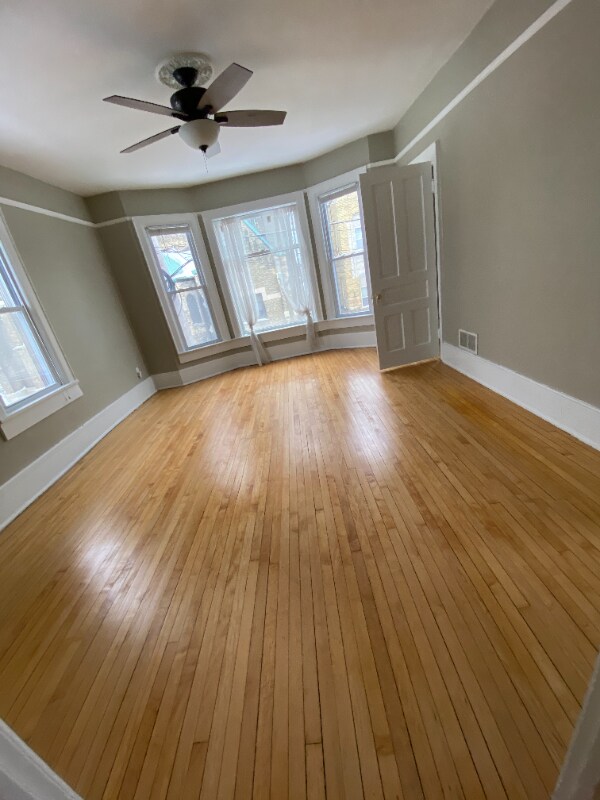 Building Photo - 919 E Clarke St